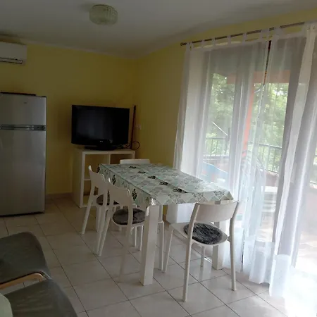 Apartment Apartman Fiorini Zofija